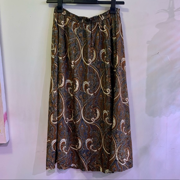 Vintage paisley suit/skirt set - Picture 10 of 14